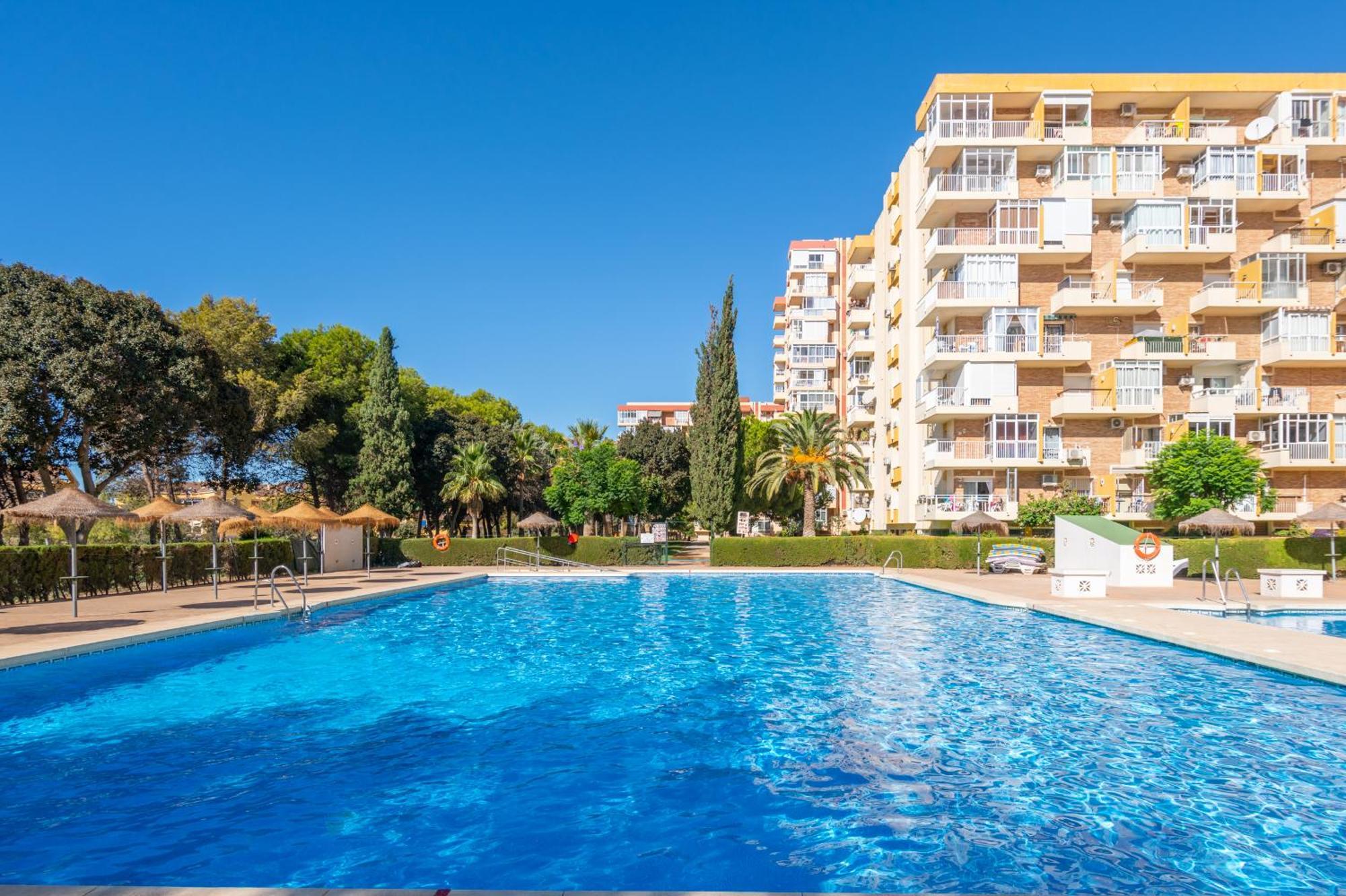 בנאלמדנה Hercules Pool & Beach מראה חיצוני תמונה