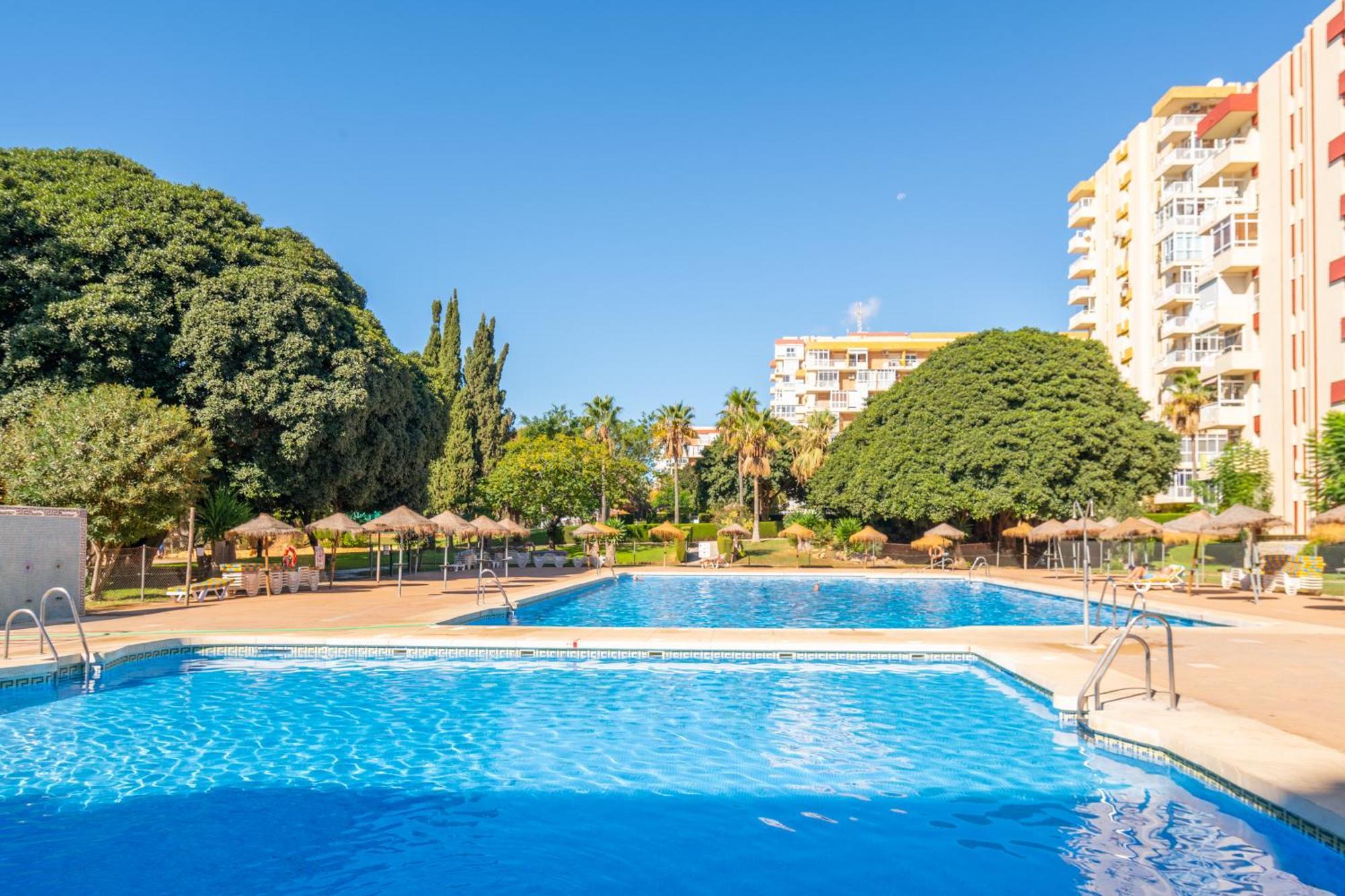 בנאלמדנה Hercules Pool & Beach מראה חיצוני תמונה